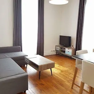 https://apt-spacieux-proche-lyon-guillotte.hotels-rhonealpes.com